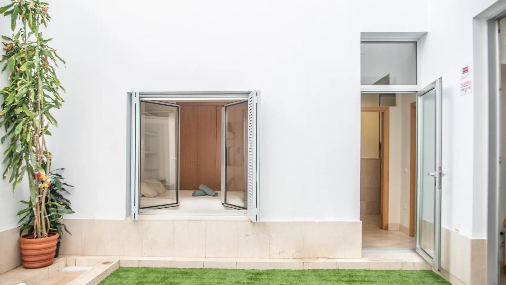 Tentudia Charming Apartments With Private Roof-Top Or Patio In San Bernardo By Ocityzen Sevilla