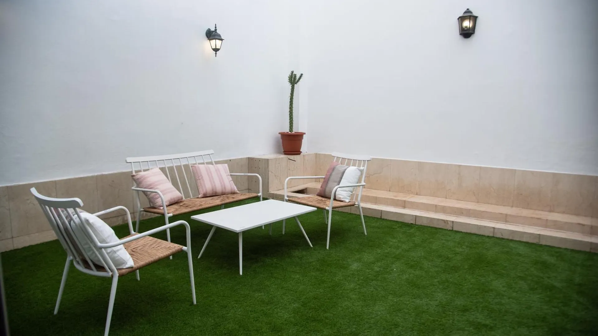 Tentudia Charming Apartments With Private Roof-Top Or Patio In San Bernardo By Ocityzen セビリア