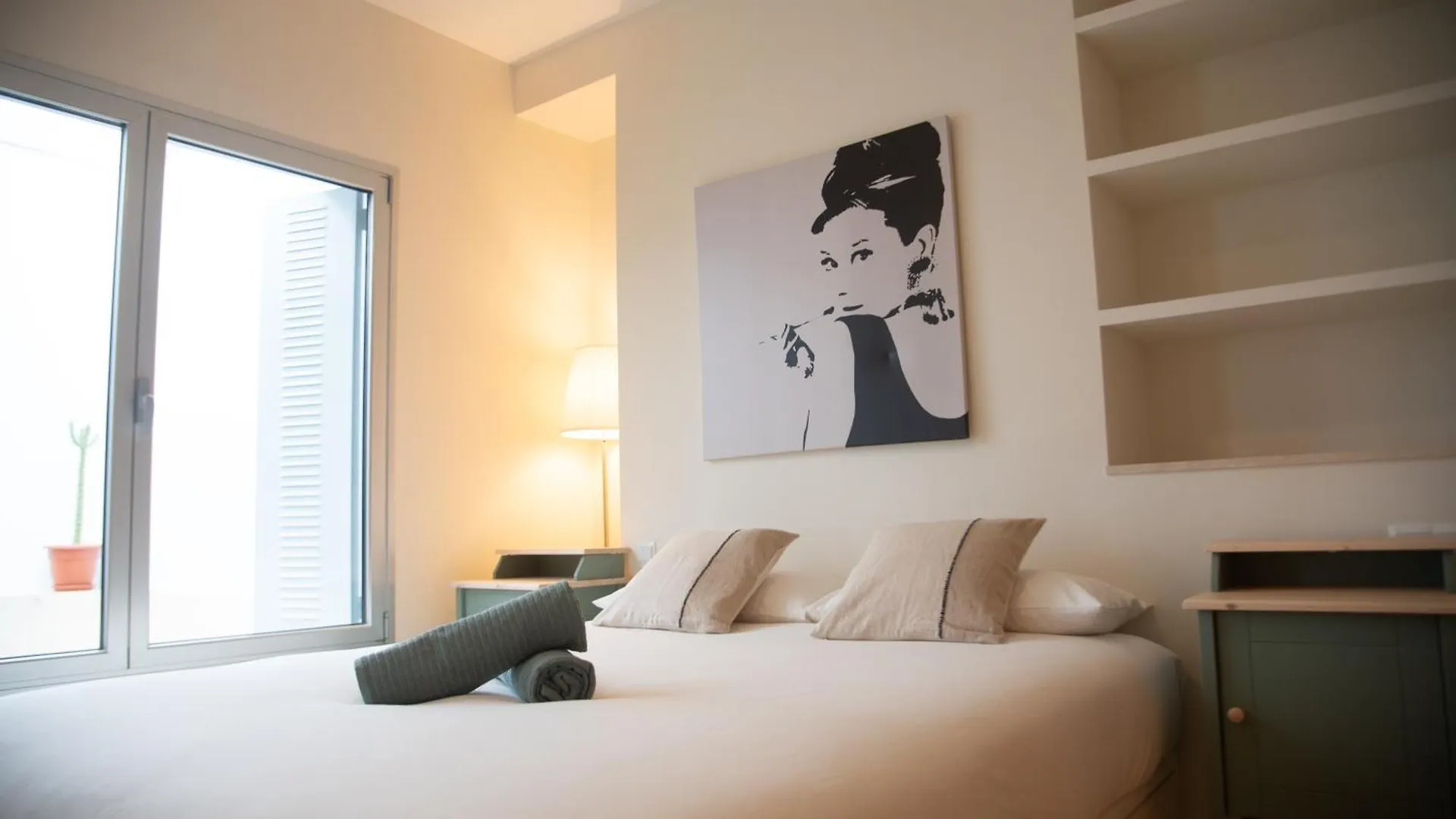 Tentudia Charming Apartments With Private Roof-Top Or Patio In San Bernardo By Ocityzen セビリア 0*,  スペイン