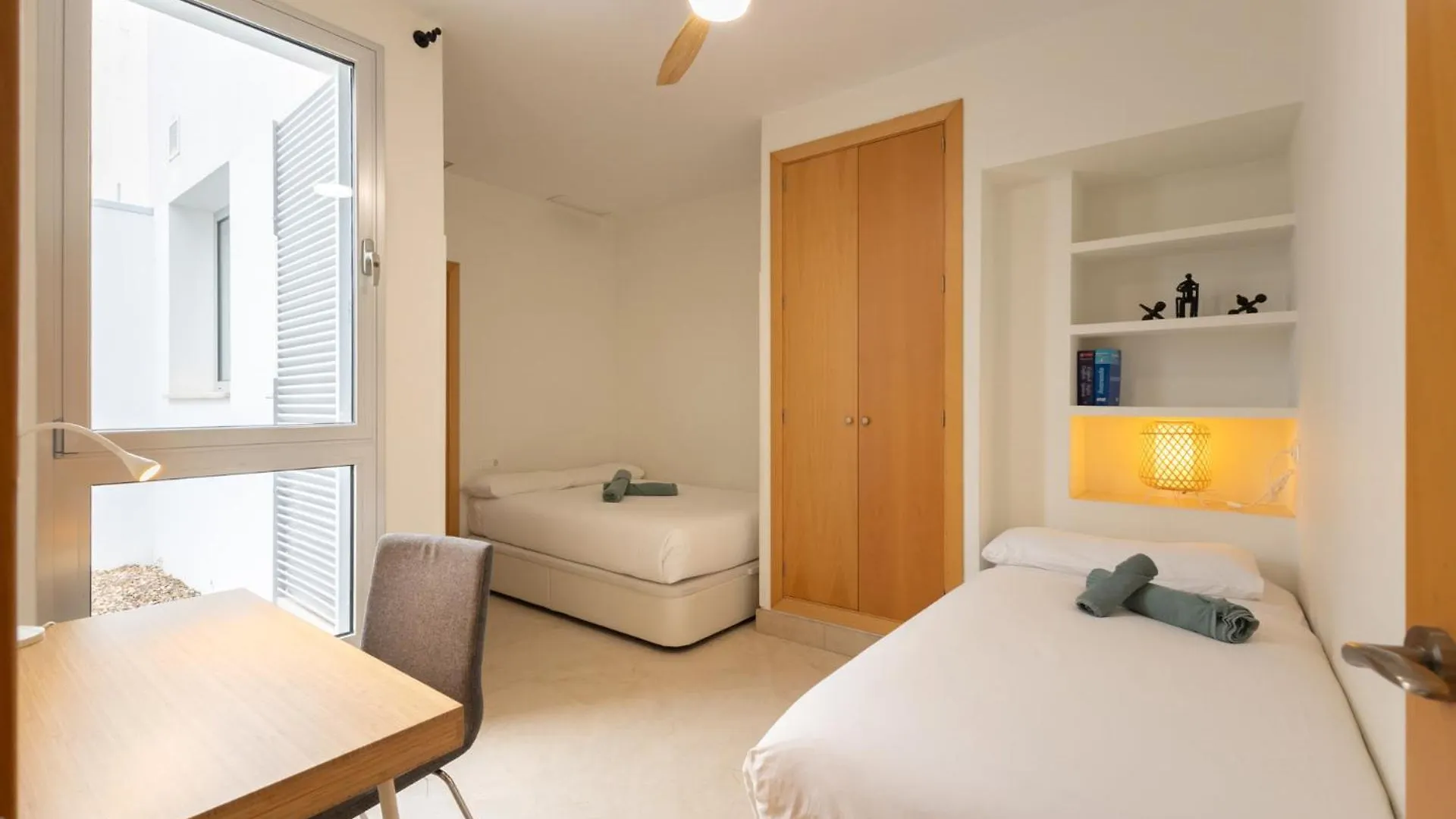 Tentudia Charming Apartments With Private Roof-Top Or Patio In San Bernardo By Ocityzen セビリア 0*,  スペイン