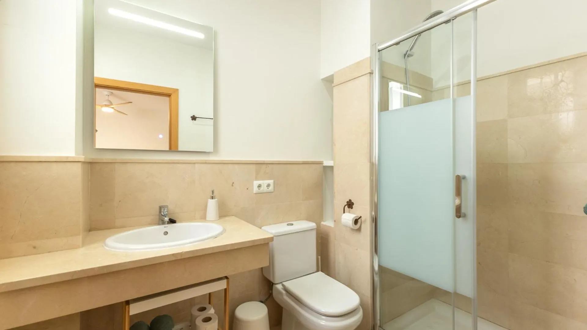 Tentudia Charming Apartments With Private Roof-Top Or Patio In San Bernardo By Ocityzen セビリア スペイン