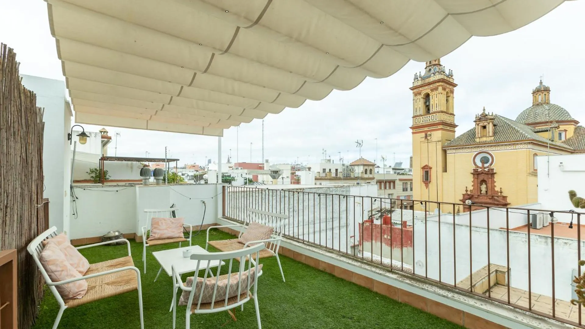 Tentudia Charming Apartments With Private Roof-Top Or Patio In San Bernardo By Ocityzen セビリア