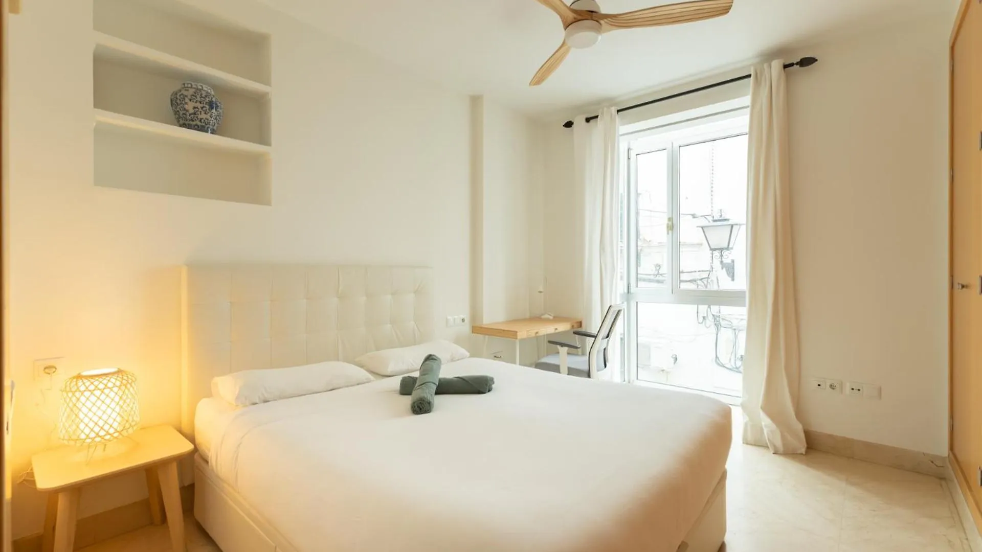 Tentudia Charming Apartments With Private Roof-Top Or Patio In San Bernardo By Oui Seville